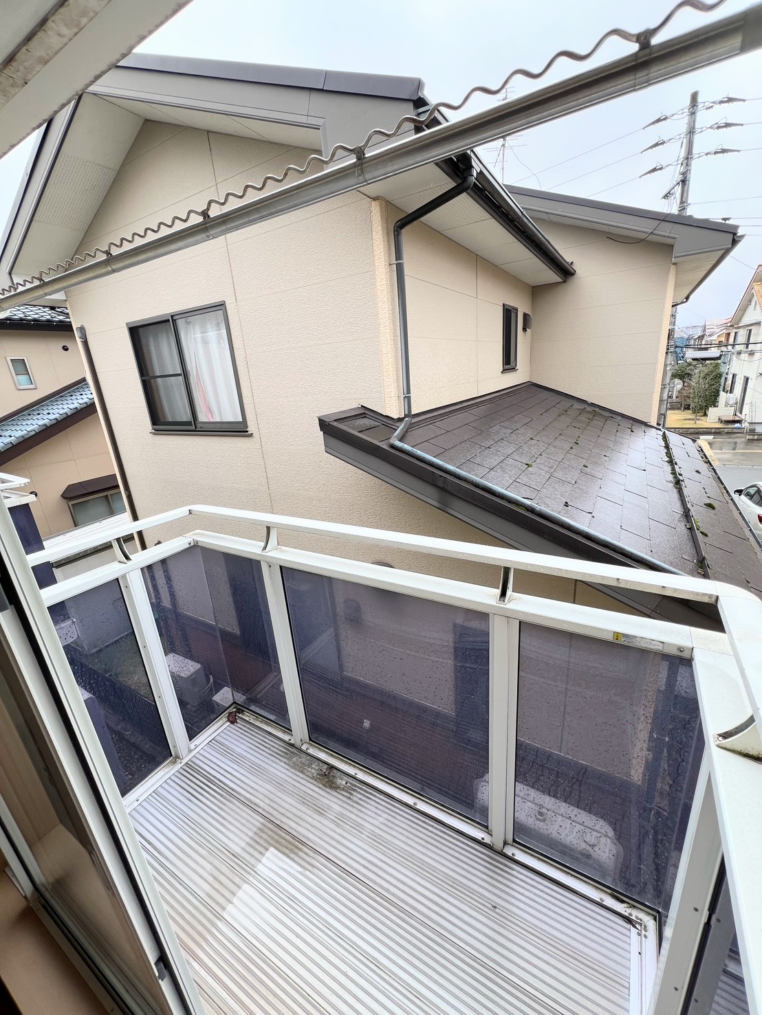 玄関　玄関ドアシャレています。