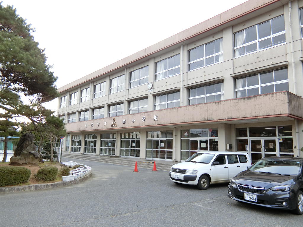 小学校　新潟市立結小学校（小学校）まで678m