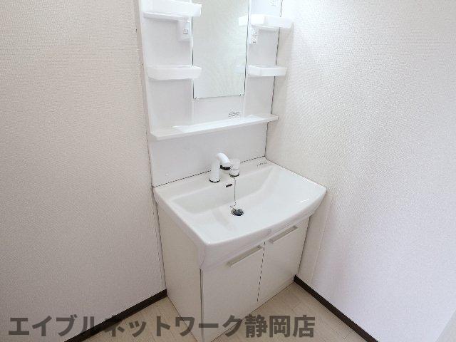 【静岡市葵区常磐町のマンションの洗面設備】