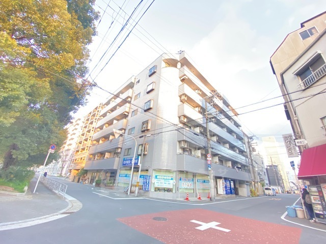 【一岡ハイツ磯路の建物外観】