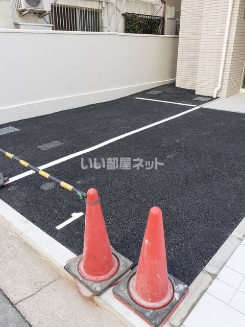 【堺市堺区市之町東のマンションの駐車場】