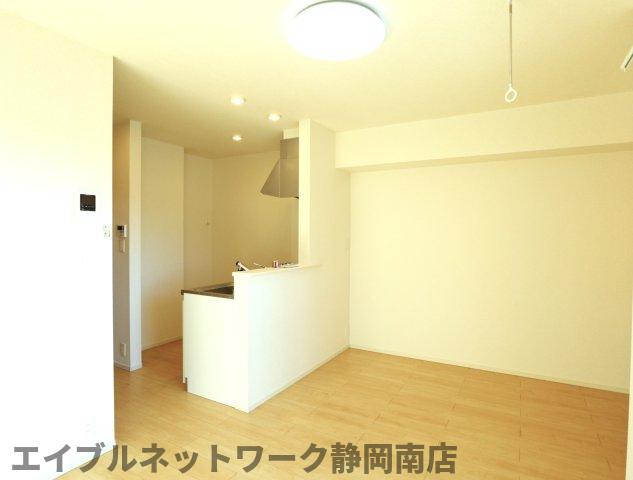 その他設備　明るいビングです