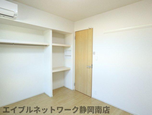 その他　使い勝手のいい洋室です