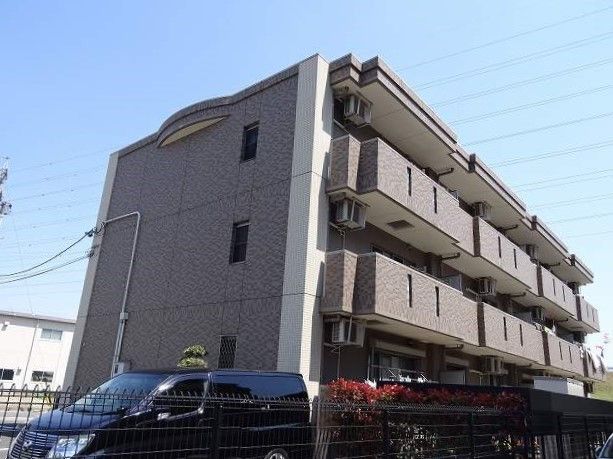 名古屋市中川区前田西町のマンションの建物外観