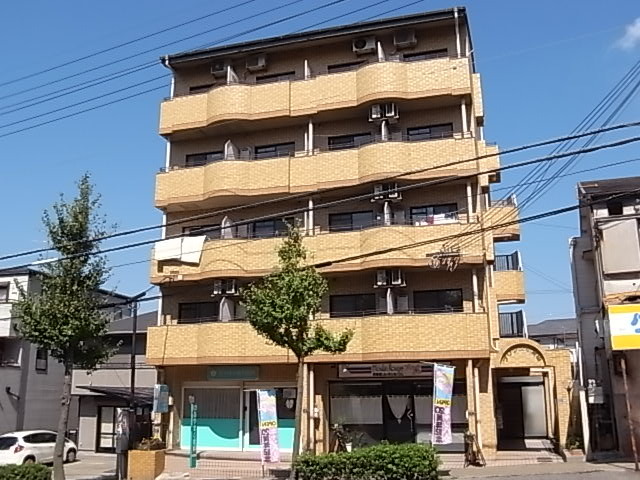 神戸市垂水区小束山本町のマンションの建物外観