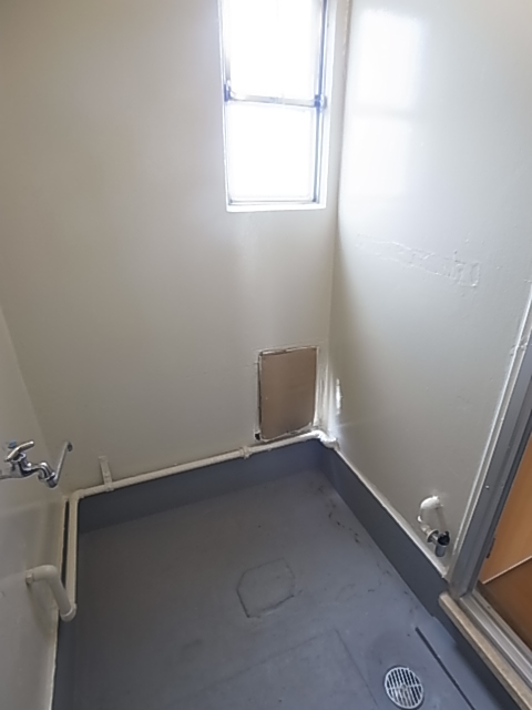 バス・シャワールーム　補修時にシャワー付き風呂が設置されます。