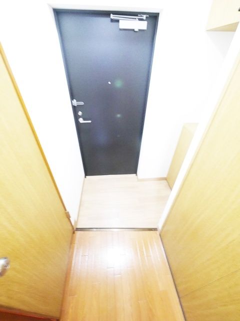 【横浜市都筑区富士見が丘のマンションの玄関】