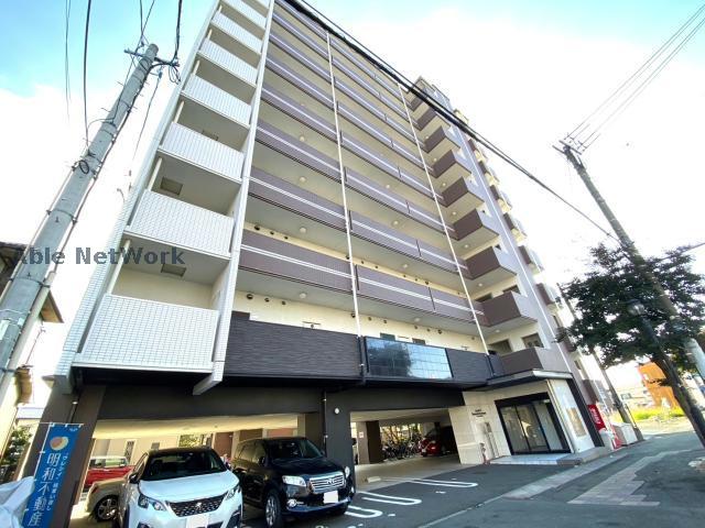 熊本市西区二本木のマンションの建物外観