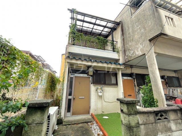 上野口町テラスハウスの建物外観