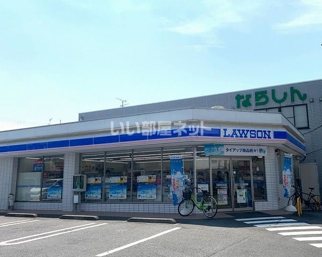 【天理市指柳町のアパートのコンビニ】