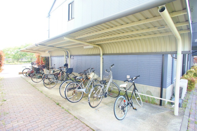 エントランス　駐輪場です