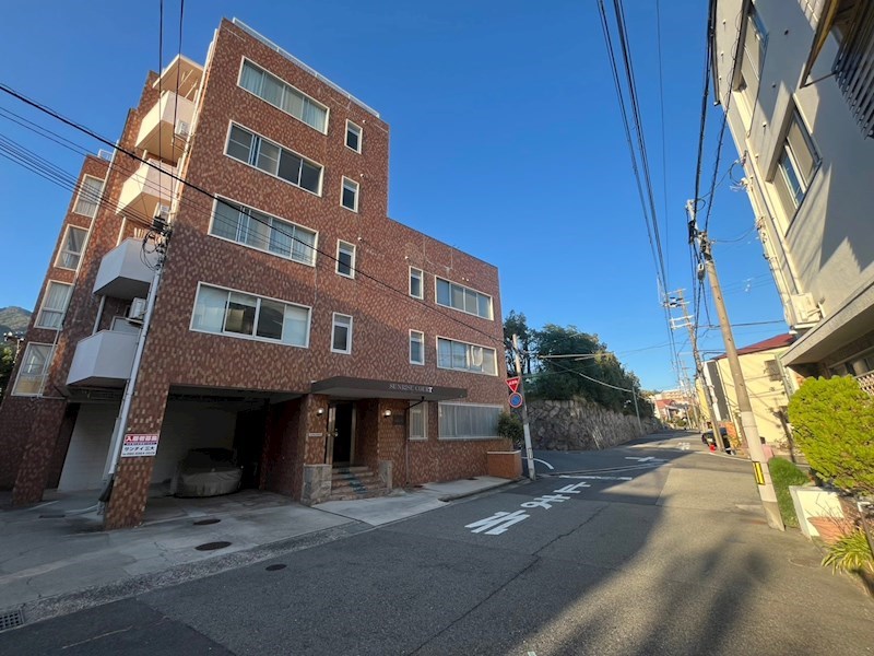 神戸市灘区篠原本町のマンションの建物外観