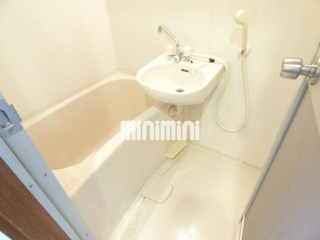 バス・シャワールーム　浴室広く入りやすいです