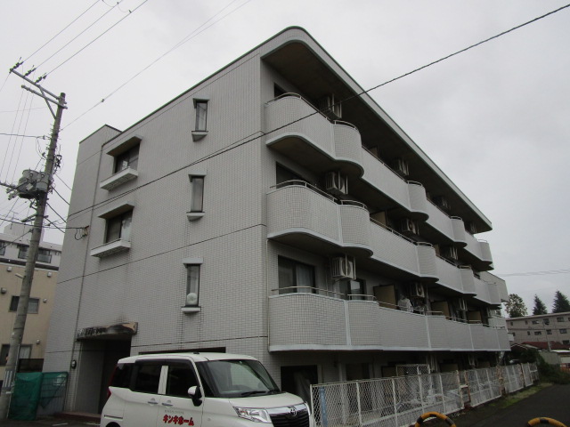 メゾン萩野町の建物外観