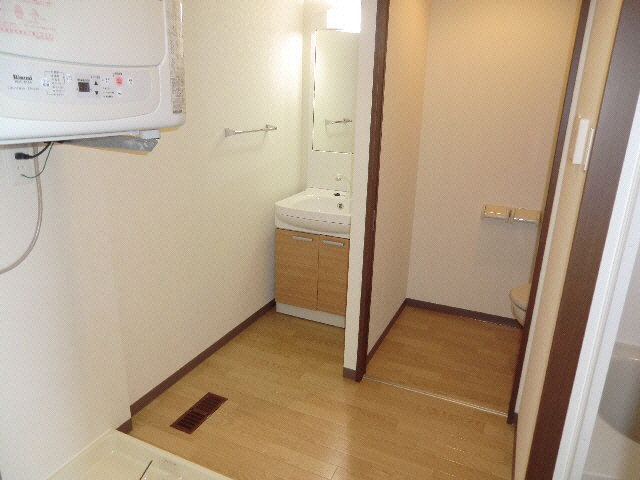 【沖縄市照屋のマンションの洗面設備】