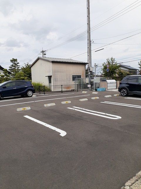 【グランブルーの駐車場】