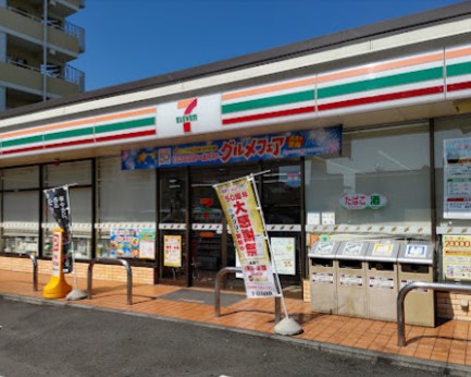 コンビニ　セブンイレブン高崎九蔵町店（コンビニ）まで299m
