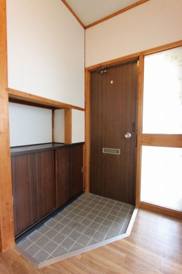 玄関　※別部屋の写真です