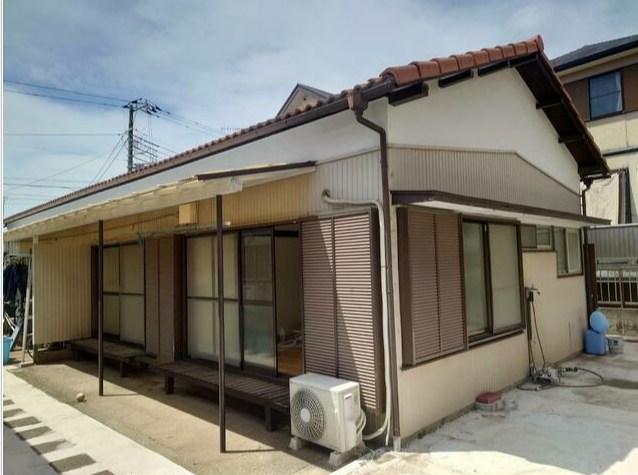 建物外観　近日外装リフォーム予定