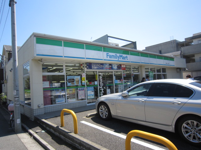 コンビニ　ファミリーマート関町北二丁目店（コンビニ）まで50m