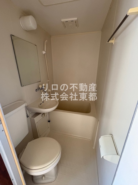 バス・シャワールーム　お掃除がしやすい３点ユニットバスです☆