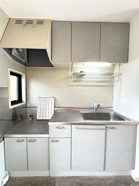 キッチン　単身物件には十分広いキッチンです