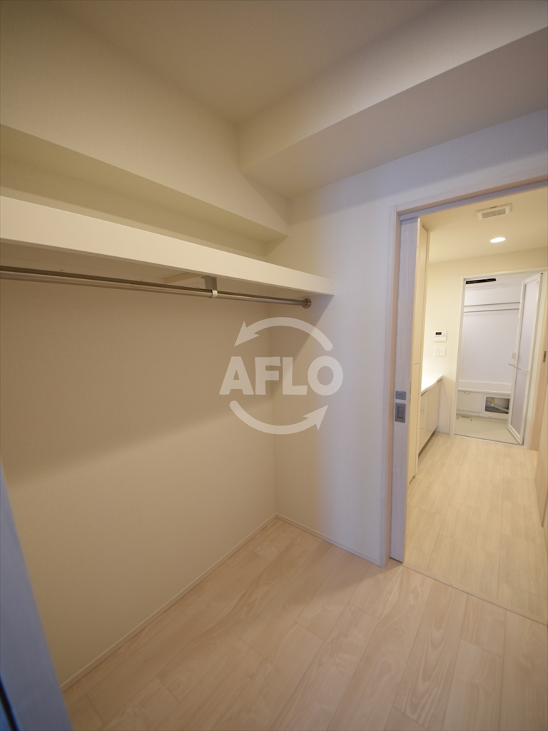 収納　OPUS RESIDENCE SHINSAIBASHI SO