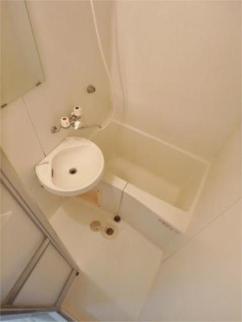 バス・シャワールーム　清潔なバスルーム