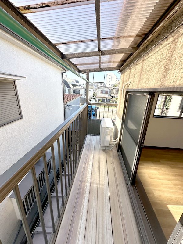 バルコニー　サンルーフもついたバルコニー