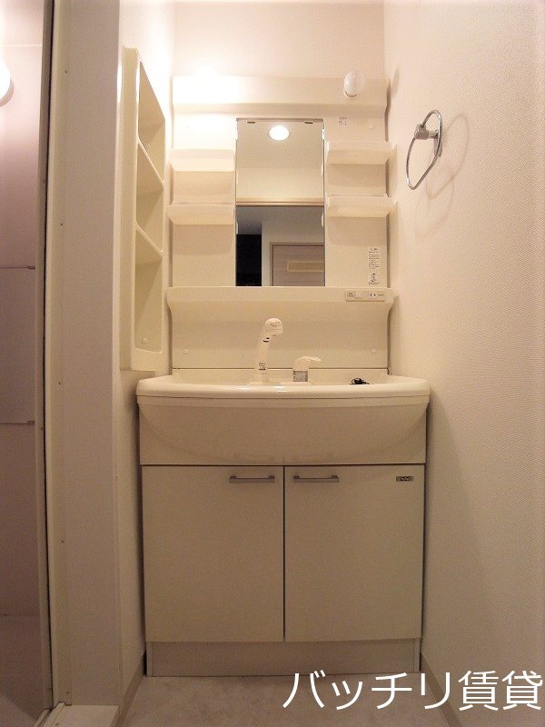 洗面設備　写真は別号室イメージの為、現状を優先致します