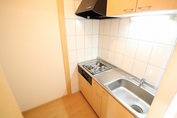 キッチン　人気の対面式キッチン　会話をしながらTVを見ながらのお料理な