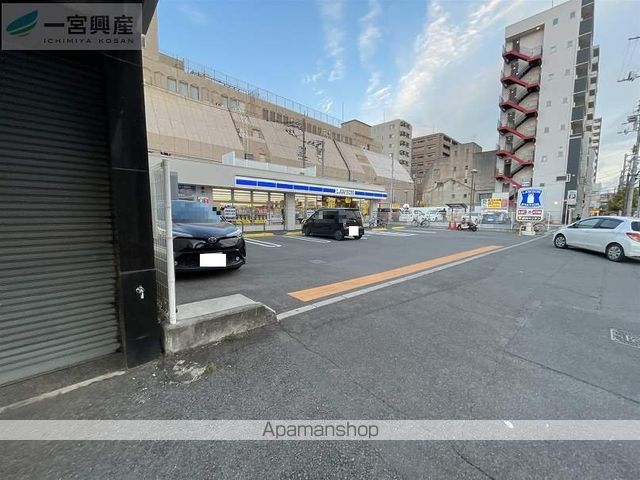 コンビニ　ローソン（コンビニ）まで299m