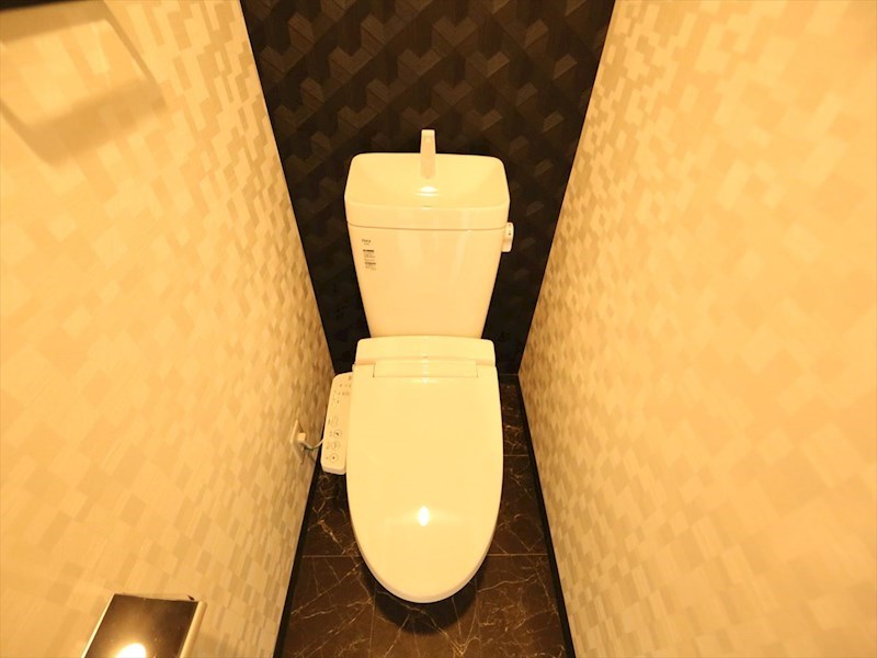 トイレ　温水洗浄暖房便座付トイレ