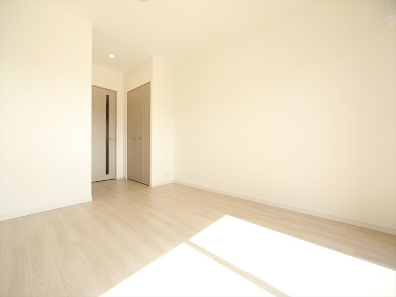 居室・リビング　洋室8.5帖　クローゼット付（収納充実してます）