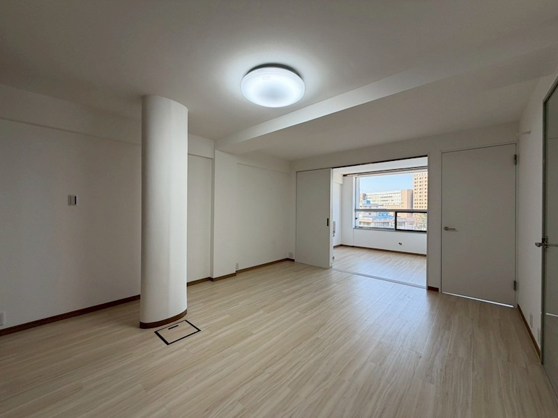 居室・リビング　壁紙張替え