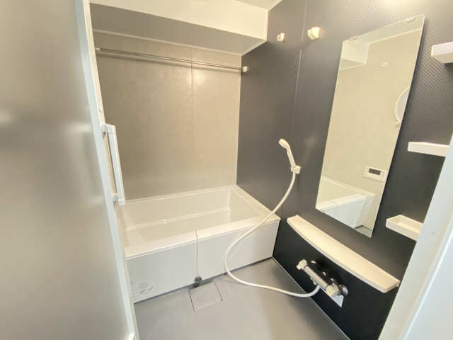 バス・シャワールーム　同タイプの写真です