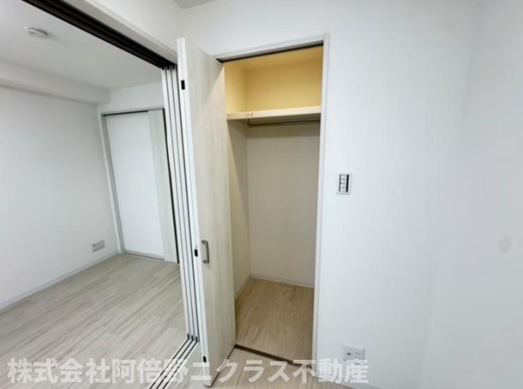 収納　内装は別部屋の参考写真です。