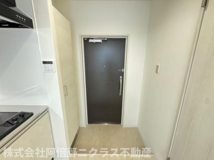 玄関　内装は別部屋の参考写真です。