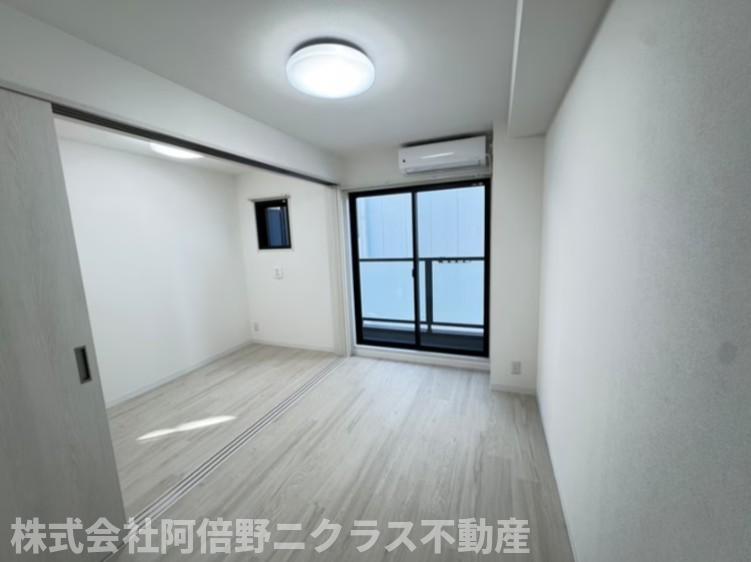 居室・リビング　内装は別部屋の参考写真です。