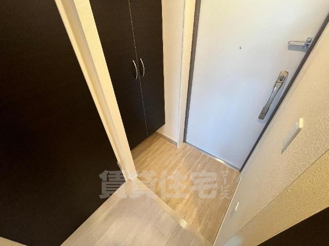 玄関　色合いは異なる場合があります（イメージ）