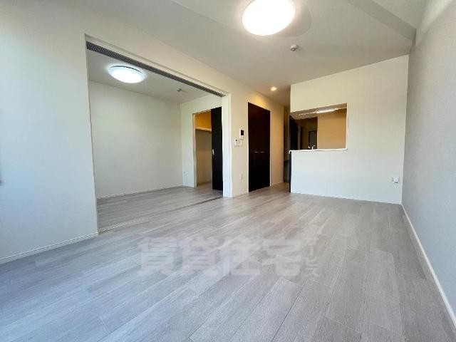 居室・リビング　色合いは異なる場合があります（イメージ）