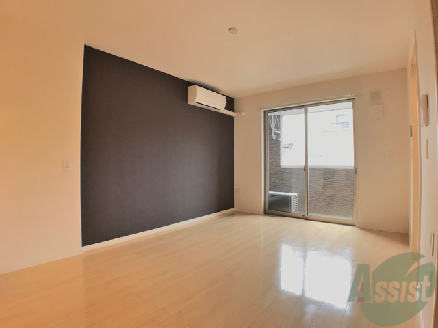 居室・リビング　リビングは日当たりも良いので家族団らんできますね。