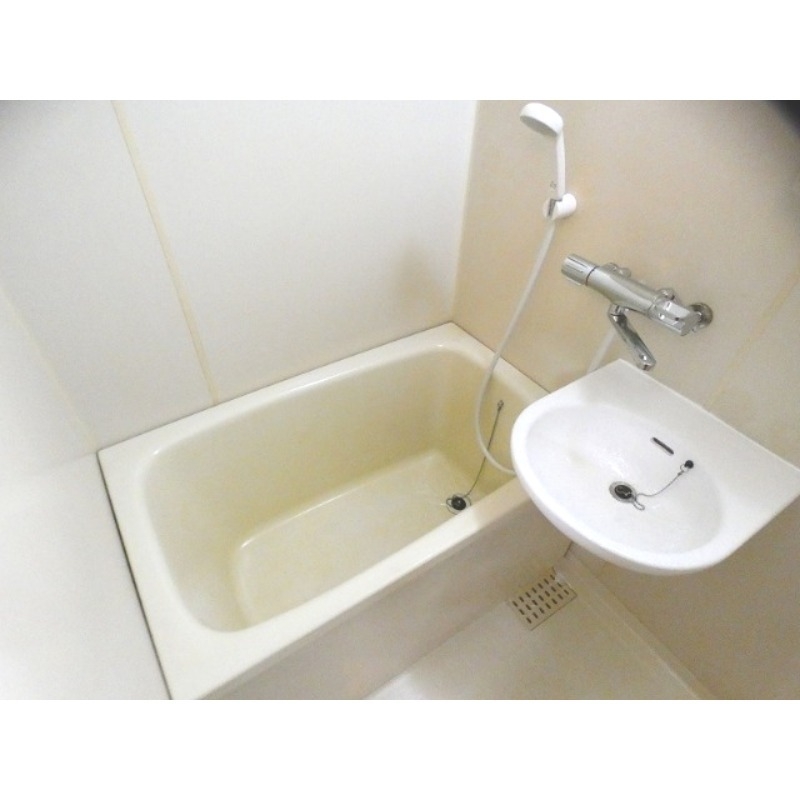 バス・シャワールーム　ワイドな浴槽