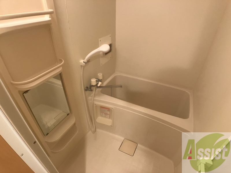 バス・シャワールーム　お風呂になります。一日の疲れを癒してくださいね。