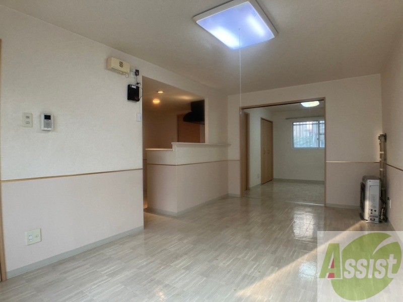 居室・リビング　広くてきれいなリビングです！快適に過ごせそうですね。