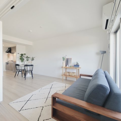 居室・リビング　※写真は別号室のものですので現状優先とさせていただきます