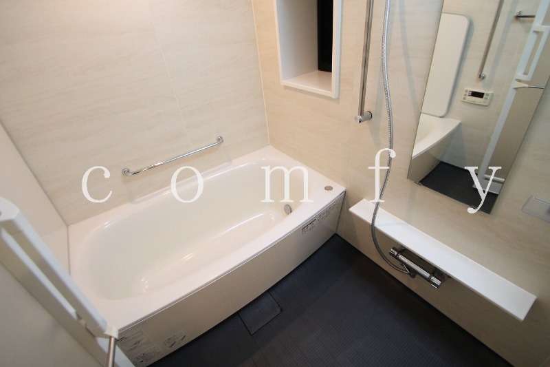 バス・シャワールーム　バスルーム