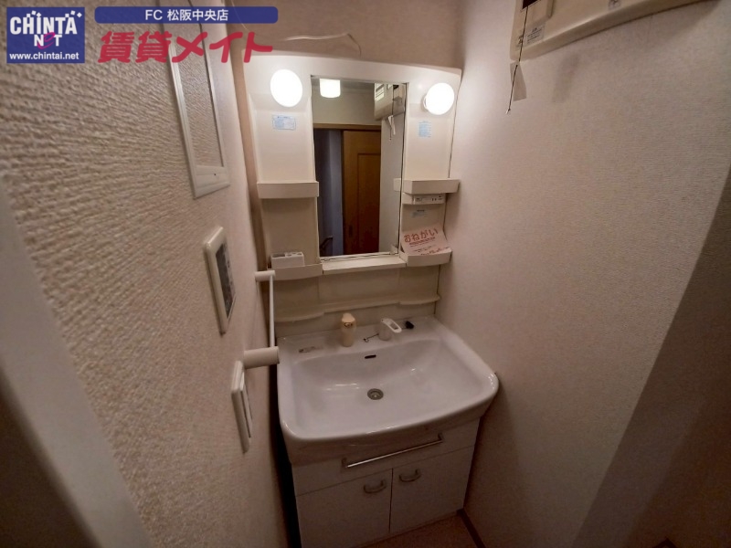 洗面設備　反転タイプ参考写真