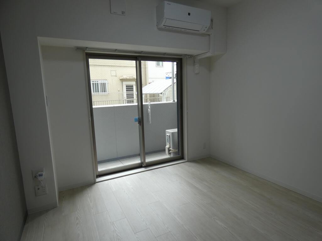 居室・リビング　別号室のお部屋です。