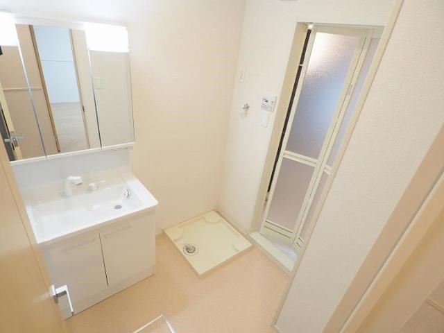 洗面設備　シャワー付き洗面台